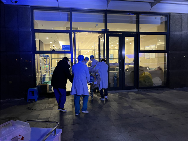 顺利抵达温医大附二院重症医学科.jpg